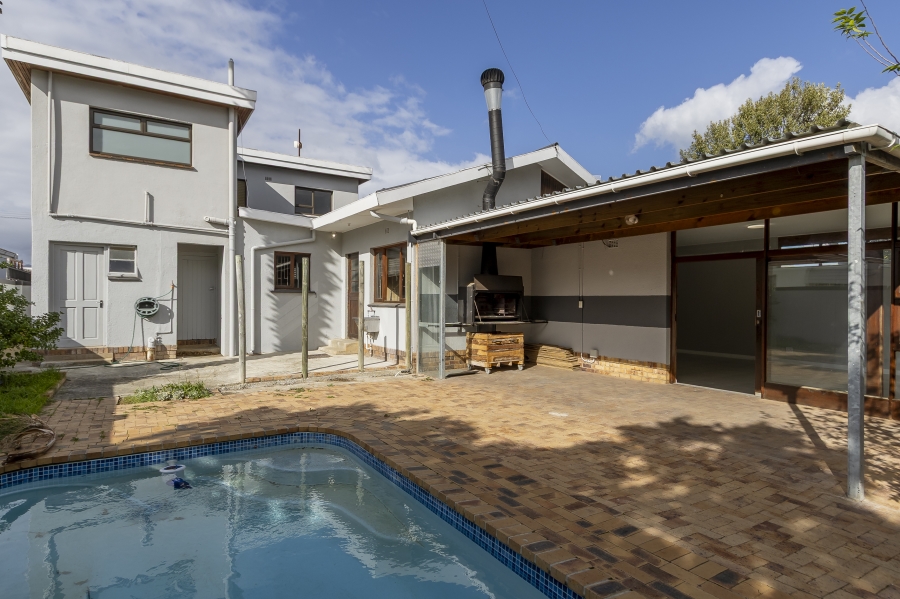 To Let 4 Bedroom Property for Rent in Lochnerhof Western Cape